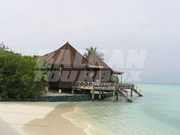почивка в Komandoo Island Resort