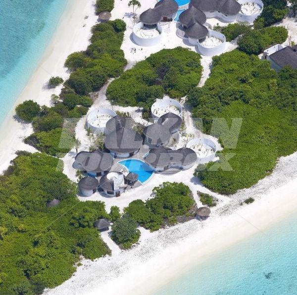 почивка в Komandoo Island Resort