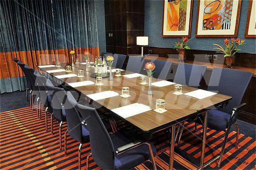 почивка в Crowne Plaza London-Gatwick Airport