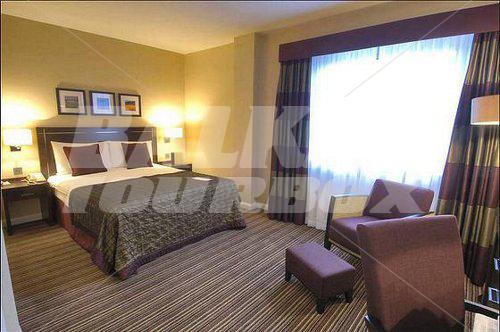 почивка в Crowne Plaza London-Gatwick Airport