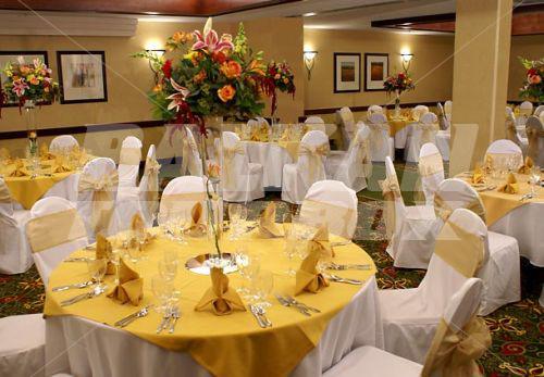почивка в Courtyard by Marriott Los Angeles Pasadena/Old Town