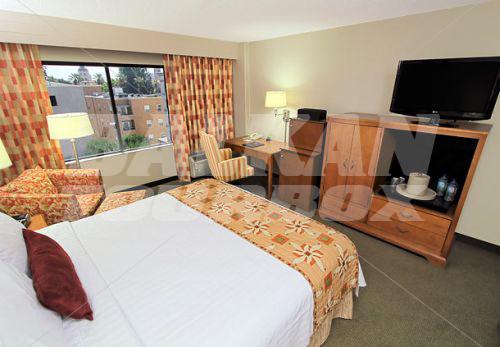 почивка в Courtyard by Marriott Los Angeles Pasadena/Old Town