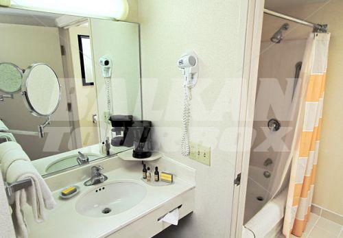 почивка в Courtyard by Marriott Los Angeles Pasadena/Old Town