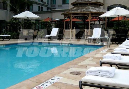 почивка в Courtyard by Marriott Los Angeles Pasadena/Old Town