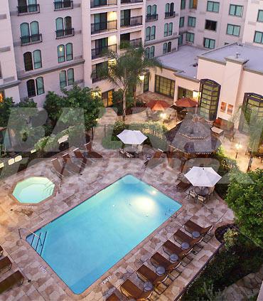 почивка в Courtyard by Marriott Los Angeles Pasadena/Old Town