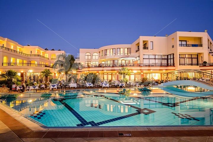 holiday in Vantaris Palace