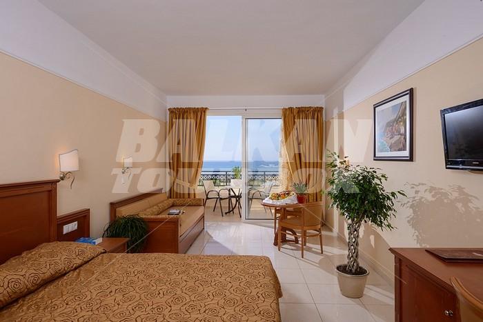 holiday in Vantaris Palace