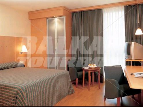 почивка в NH Porta Barcelona