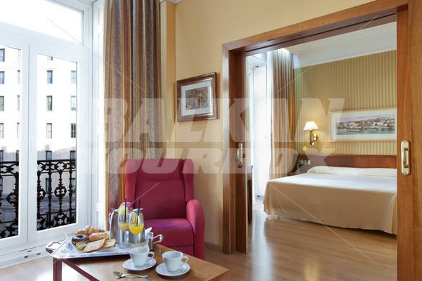 почивка в Senator Gran Via Hotel