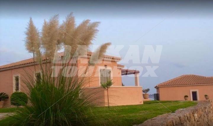 holiday in Season Villas