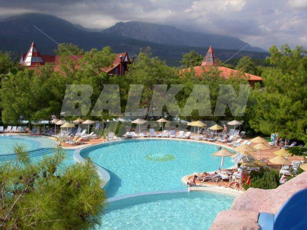holiday in Marti Myra HV1
