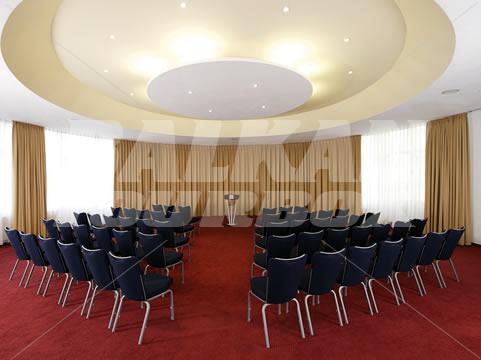 почивка в NH Weinheim