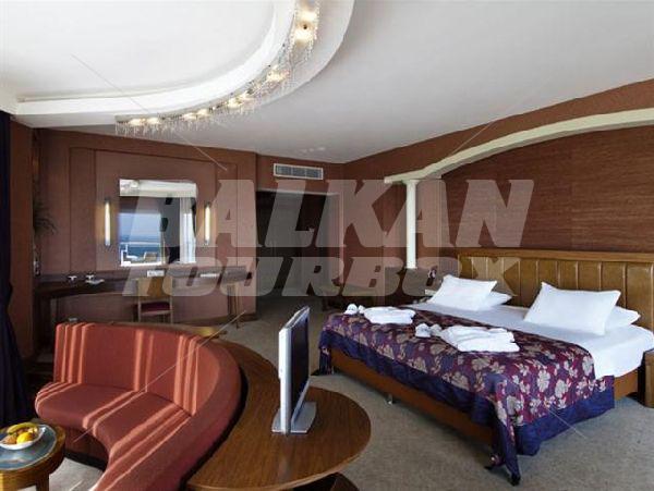 почивка в Sueno Hotels Beach Side