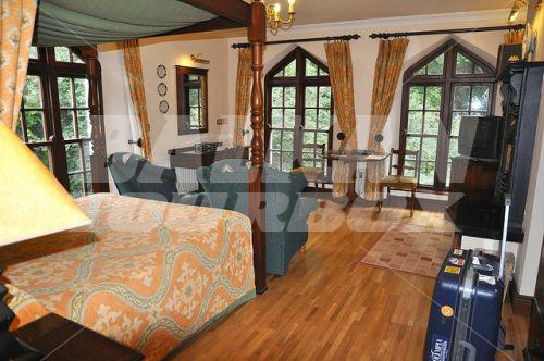 holiday in Abbeyglen Castle
