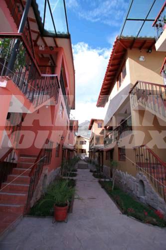 holiday in Mabey Urubamba