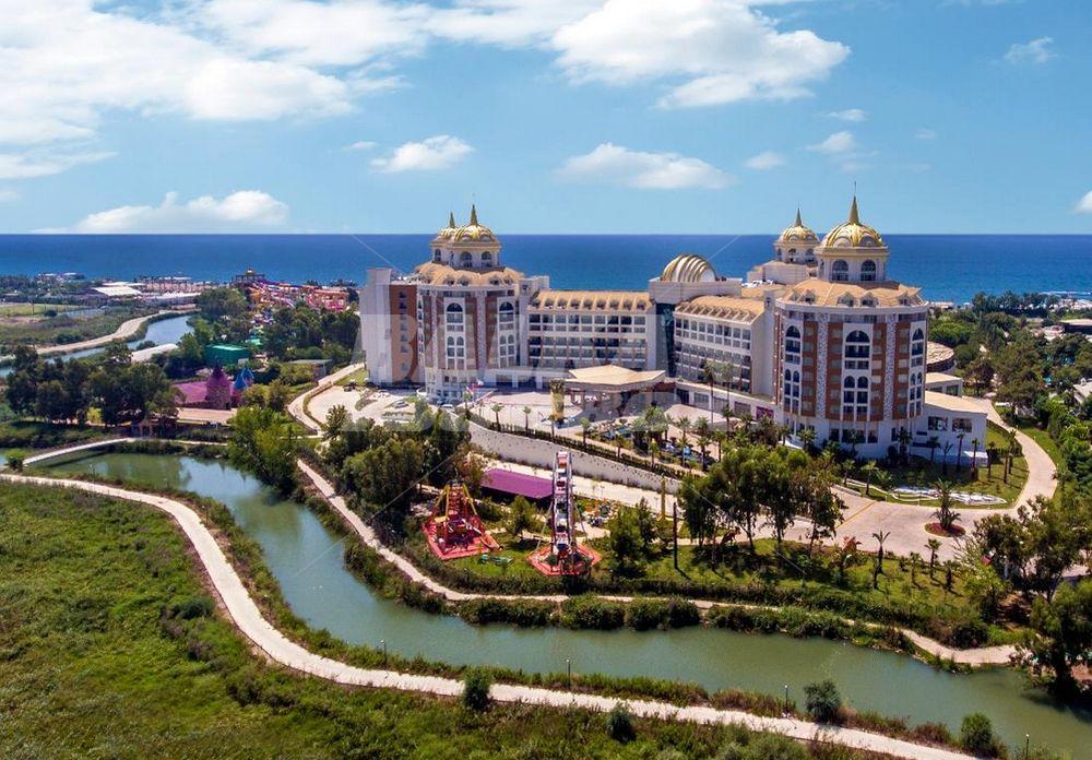 почивка в  Delphin Be Grand Resort