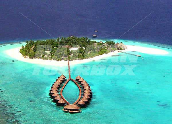 почивка в  Angaga Island Resort