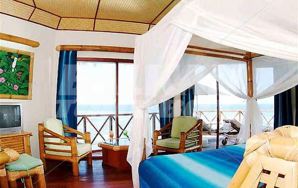 почивка в Angaga Island Resort