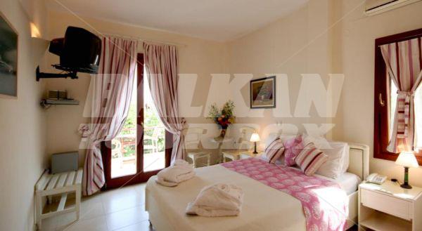 holiday in Clara