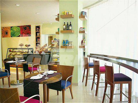 holiday in Taj Wellington Mews Mumbai