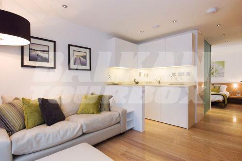 почивка в Think Apartments Earls Court London