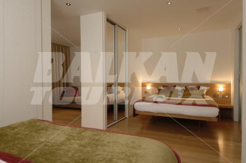 почивка в Think Apartments Earls Court London