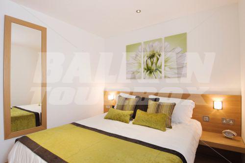 почивка в Think Apartments Earls Court London