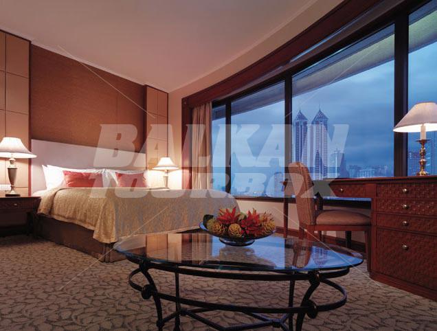 holiday in Shangri La Edsa Manila
