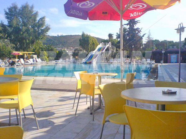 holiday in Pigale Family Club