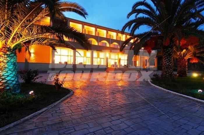 почивка в Belvedere Hotel and Suites