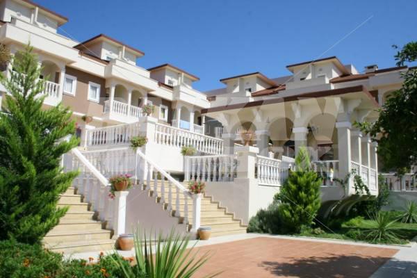 почивка в Garden Resort Bergamot