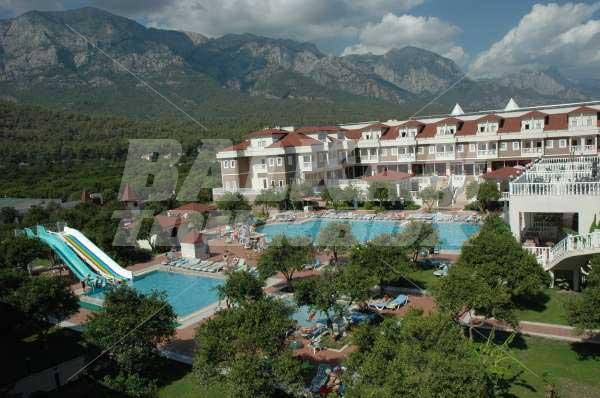 почивка в Garden Resort Bergamot