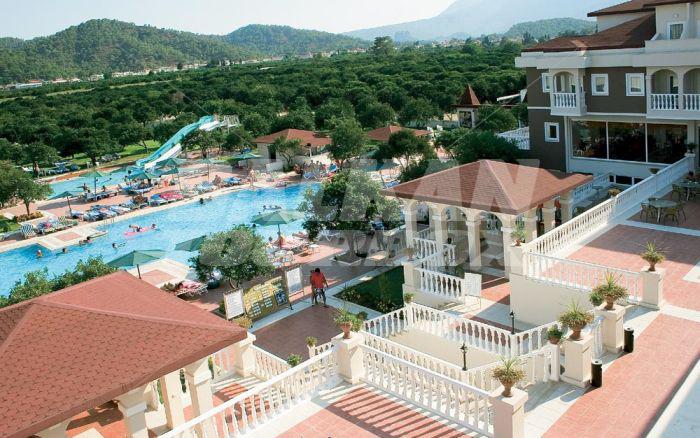 почивка в Garden Resort Bergamot