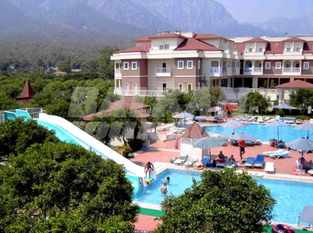 почивка в Garden Resort Bergamot