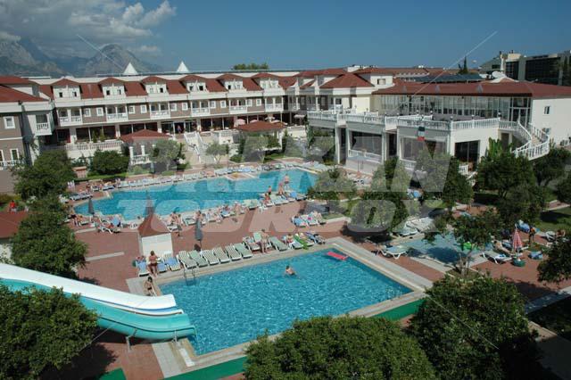 почивка в Garden Resort Bergamot