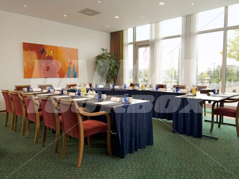почивка в NH Maastricht