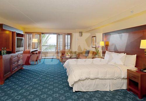 почивка в Courtyard by Marriott Kauai at Coconut Beach