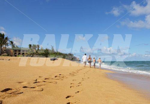 почивка в Courtyard by Marriott Kauai at Coconut Beach