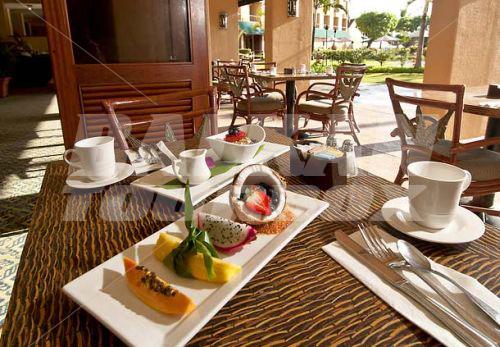 почивка в Courtyard by Marriott Kauai at Coconut Beach