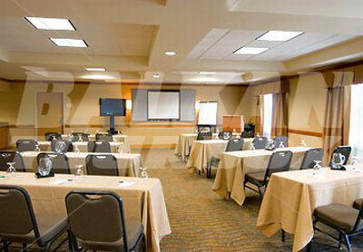 почивка в Courtyard by Marriott Phoenix West/Avondale