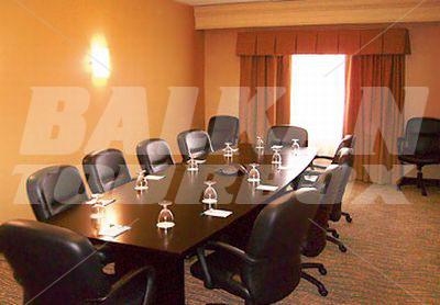 почивка в Courtyard by Marriott Phoenix West/Avondale