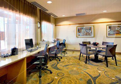 почивка в Courtyard by Marriott Phoenix West/Avondale