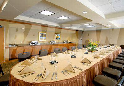 почивка в Courtyard by Marriott Phoenix West/Avondale