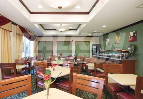 почивка в Fairfield Inn & Suites by Marriott Dallas Market Center