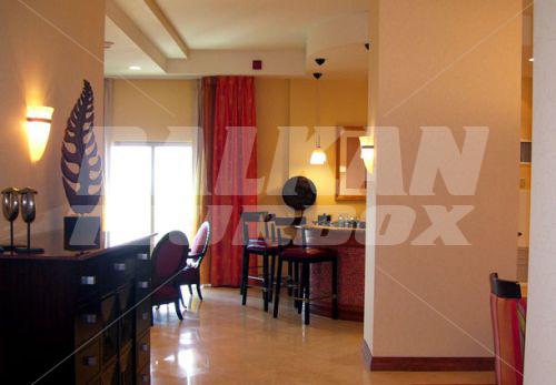 почивка в Renaissance by Marriott Phoenix Glendale Hotel & Spa