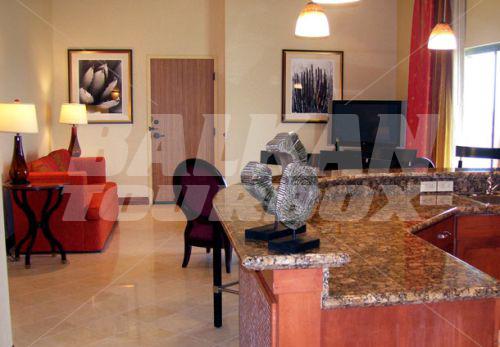почивка в Renaissance by Marriott Phoenix Glendale Hotel & Spa