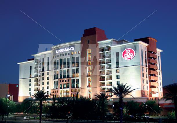 почивка в  Renaissance by Marriott Phoenix Glendale Hotel & Spa
