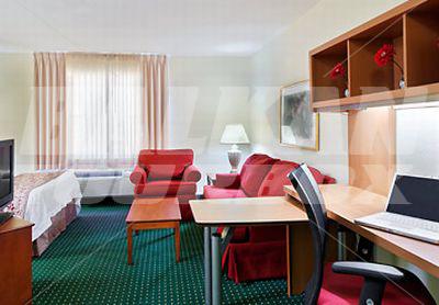 почивка в TownePlace Suites by Marriott Savannah Midtown