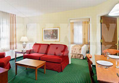 почивка в TownePlace Suites by Marriott Savannah Midtown