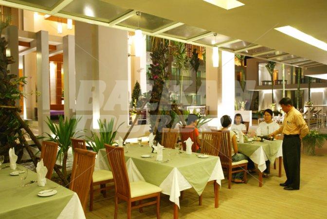 почивка в Sugar Palm